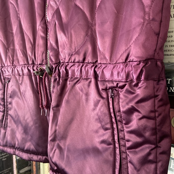 Obermeyer Mont Blanc Reversible Puffer Vest in Purple & Black Women's Size 12 - Picture 3 of 9